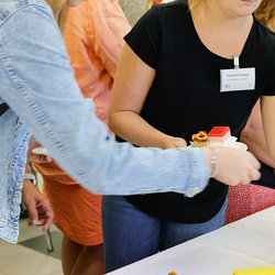 Zur Stärkung gab es kleine Köstlichkeiten für alle Teilnehmer*innen