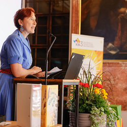 Podiumsworte durch Karin Weninger-Stößl