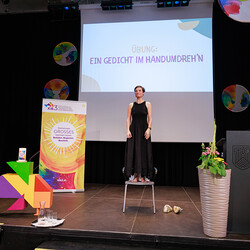 Übung : Ein Gedicht im Handumdrehen