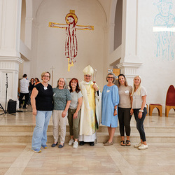 Gruppenfotos mit Diözesanbischof Dr. Wilhelm Krautwaschl