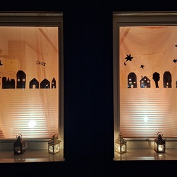 Kindergarten Pernegg mit zauberhaft geschmückten Fenstern