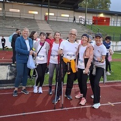 Die stolzen Teilnehmer*innen des 13. Social Business Night Run + Walk