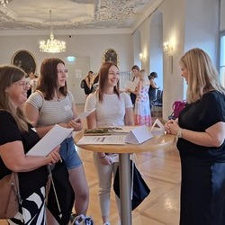 Austausch der Teilnehmer*innen und der Geschäftsstelle