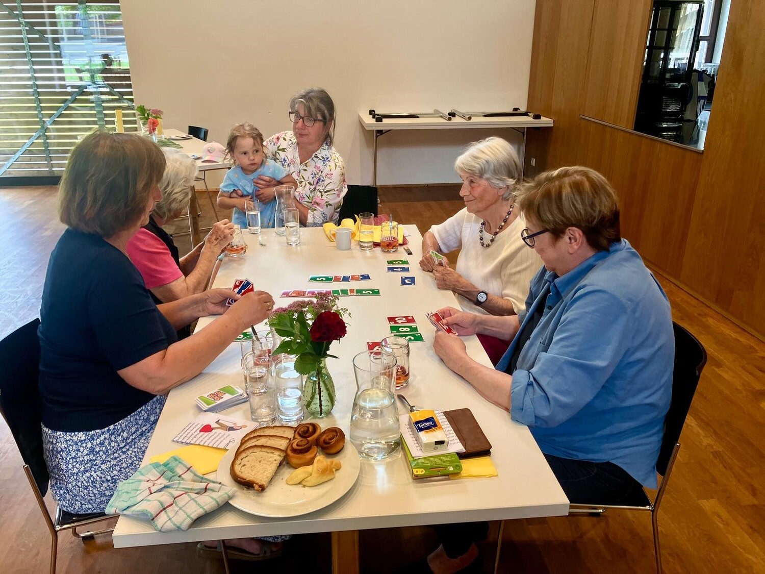 Spielend in den Sommer / Anna Gruber-Schreiner