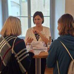 Informationen durch Virag Kis erhalten