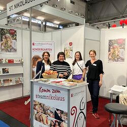 St. Nikolausstiftung - Komm zum #teamnikolaus