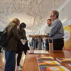 Austausch der Teilnehmer*innen und den Mitarbeiter*innen der Geschäftsstelle