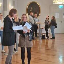 Austausch der Teilnehmer*innen und den Mitarbeiter*innen der Geschäftsstelle