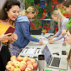 Die Anmeldung und herzliche Begrüßung der Sommer Bildung Elementar