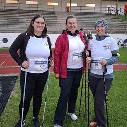 Die stolzen Teilnehmer*innen des 13. Social Business Night Run + Walk