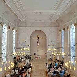 Gottesdienst in der hauseigenen Kirche am Campus Augustinum