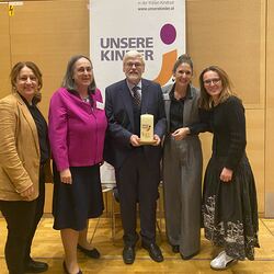 Interpädagogica Wien + 100 Jahre 'Unser Kinder' mit Veronica Tuchscherer und Geschäftsführerin Alexandra Strohmeier-Wieser