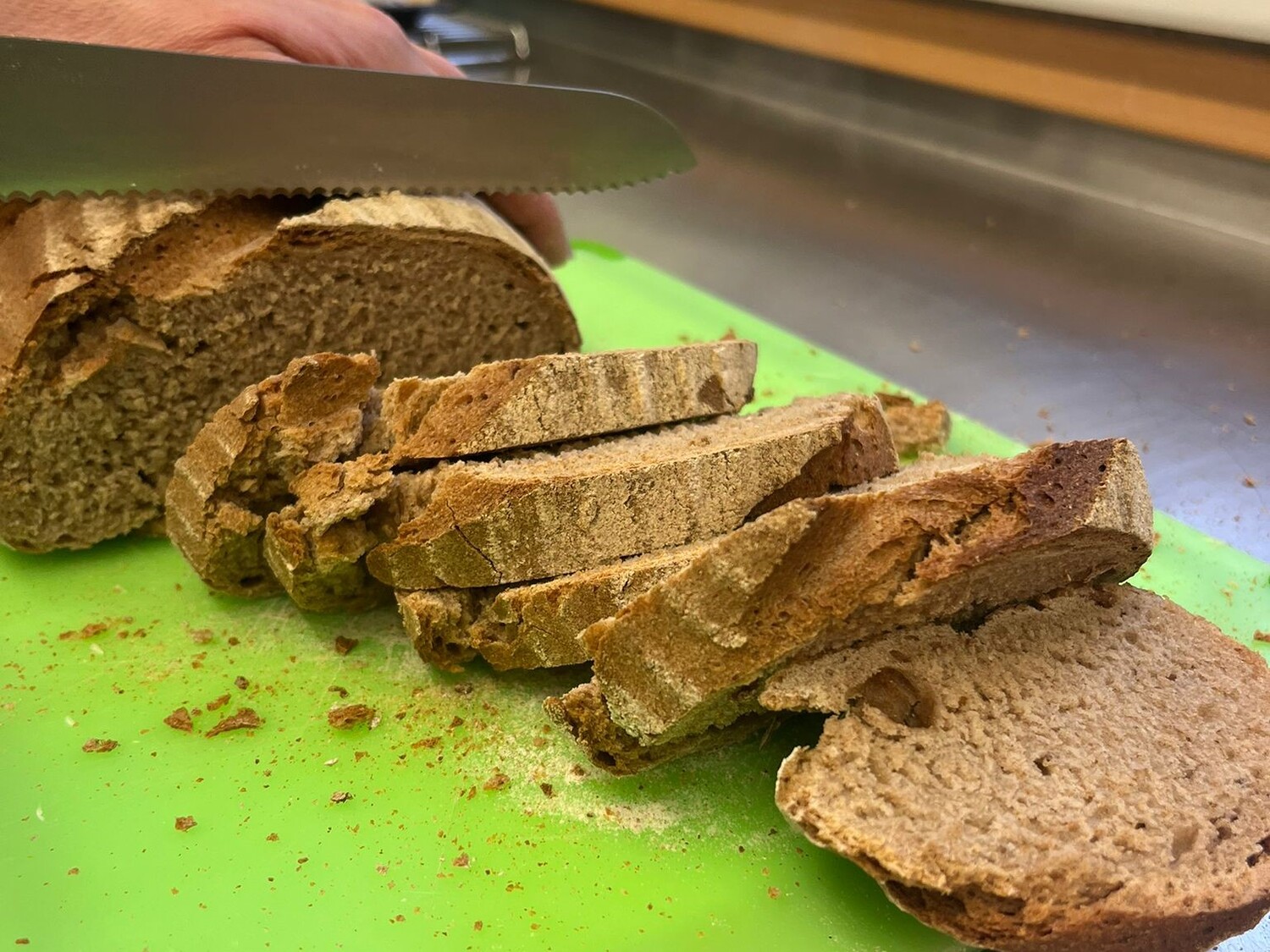 Generationenübergreifend / Conny Holland Brotbacken mit Comunity Nurse